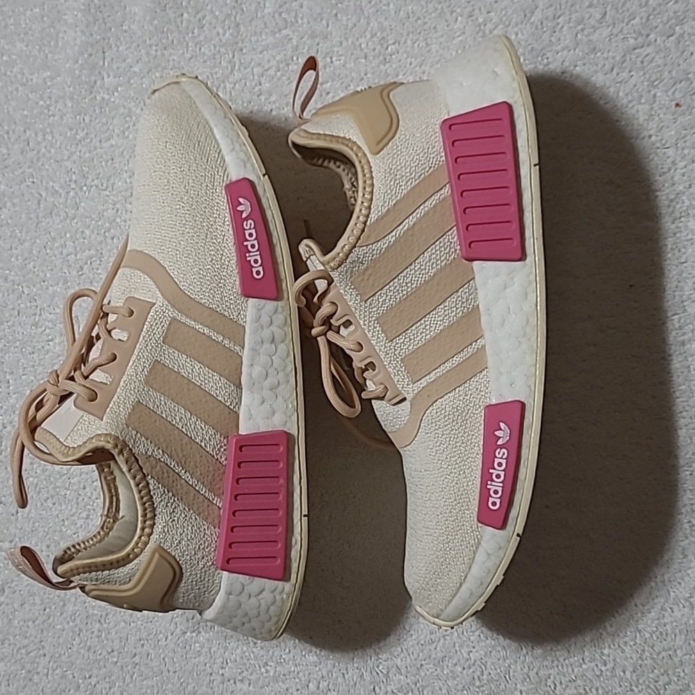 Adidas NMD R1 Halo Blush Wonder White Sneakers Size 7.5 Womans - Picture 3 of 9